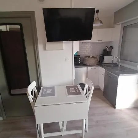 Appartamento Getaway For 2 Studio With Balcony Near The Beach *